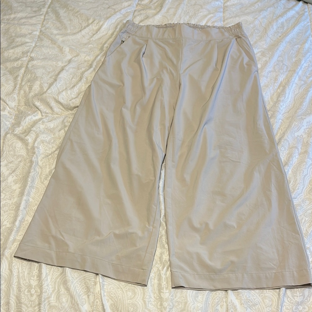 Athleta Taupe Wide-Leg Crop Pants